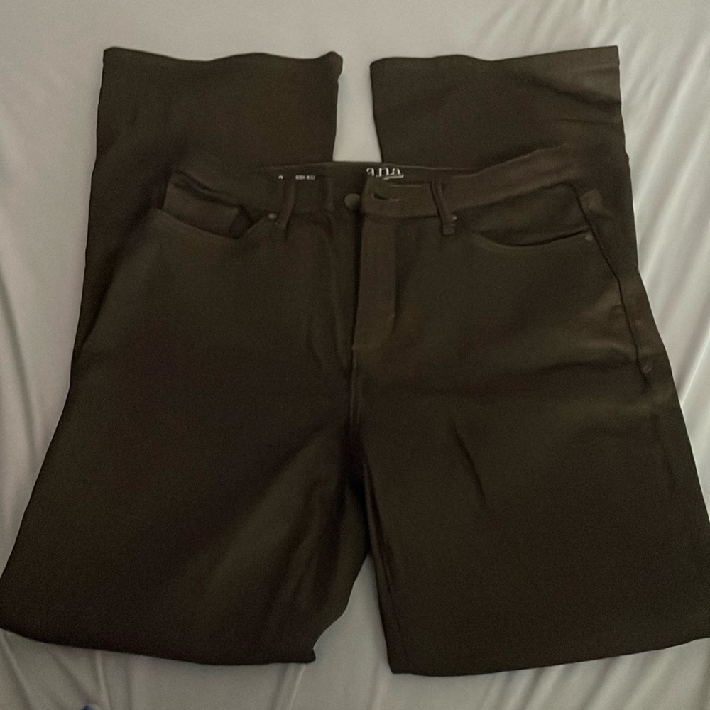 BROWN FLARED JEANS